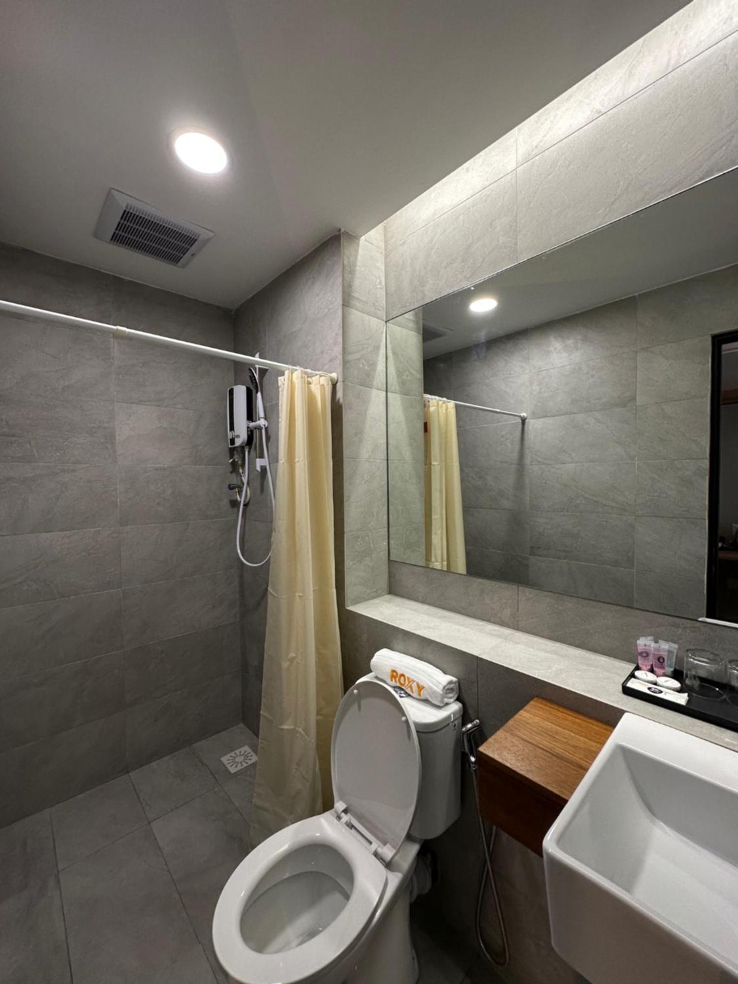 Roxy Hotel Aiman Kuching Extérieur photo