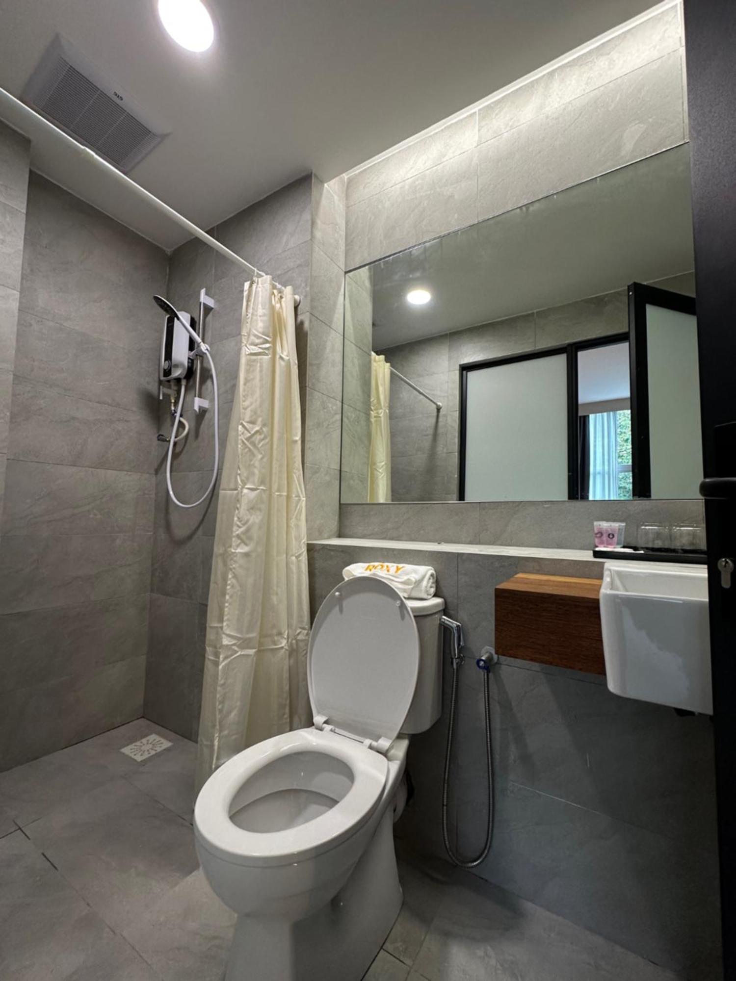 Roxy Hotel Aiman Kuching Extérieur photo